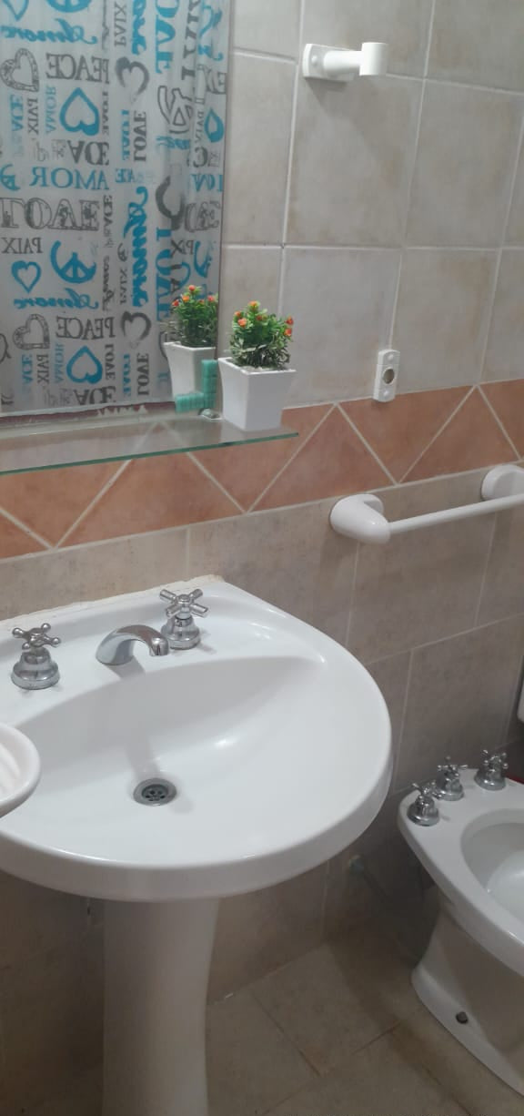 Noche en Bungalow El Pini – Hasta 2 personas